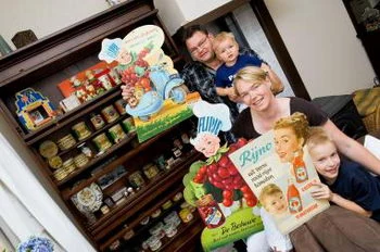 Joost en Jacqueline met hun gezin en de verzameling